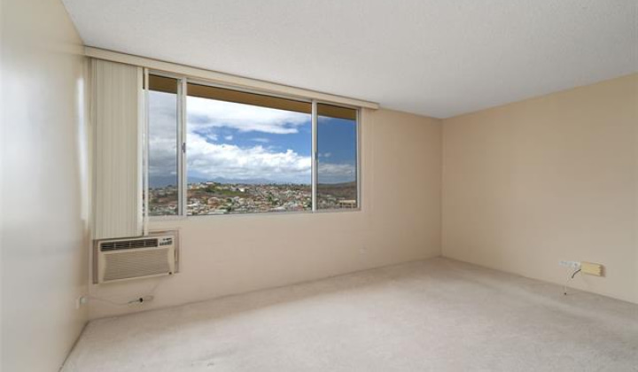 909 Ala Nanala Street,Honolulu,Hawaii,96818,1 Bedroom Bedrooms,1 BathroomBathrooms,Condo/Townhouse,Ala Nanala,18,18328344