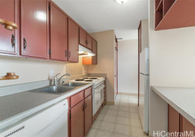 909 Ala Nanala Street,Honolulu,Hawaii,96818,1 Bedroom Bedrooms,1 BathroomBathrooms,Condo/Townhouse,Ala Nanala,18,18328344