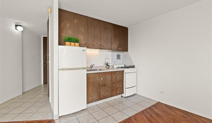 750 Amana Street,Honolulu,Hawaii,96814,1 BathroomBathrooms,Condo/Townhouse,Amana,8,18329267