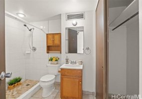 1 Keahole Place,Honolulu,Hawaii,96825,2 Bedrooms Bedrooms,2 BathroomsBathrooms,Condo/Townhouse,Keahole,5,17897587