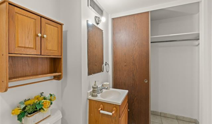 750 Amana Street,Honolulu,Hawaii,96814,1 BathroomBathrooms,Condo/Townhouse,Amana,8,18329267
