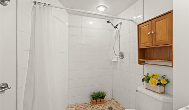 750 Amana Street,Honolulu,Hawaii,96814,1 BathroomBathrooms,Condo/Townhouse,Amana,8,18329267