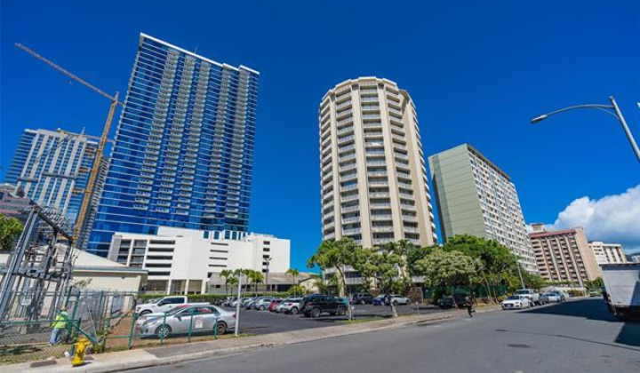 750 Amana Street,Honolulu,Hawaii,96814,1 BathroomBathrooms,Condo/Townhouse,Amana,8,18329267