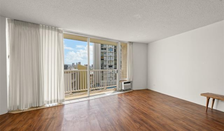 750 Amana Street,Honolulu,Hawaii,96814,1 BathroomBathrooms,Condo/Townhouse,Amana,8,18329267