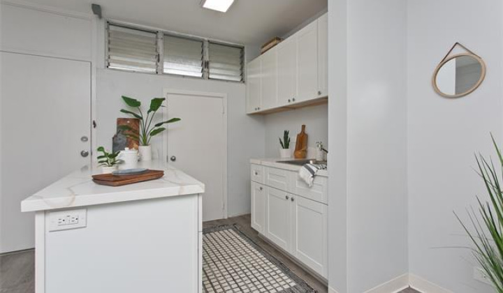 1543 Makiki Street,Honolulu,Hawaii,96822,2 Bedrooms Bedrooms,1 BathroomBathrooms,Condo/Townhouse,Makiki,5,18329316