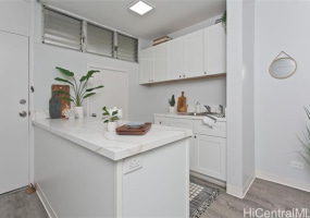 1543 Makiki Street,Honolulu,Hawaii,96822,2 Bedrooms Bedrooms,1 BathroomBathrooms,Condo/Townhouse,Makiki,5,18329316