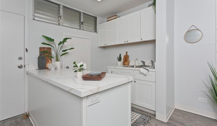 1543 Makiki Street,Honolulu,Hawaii,96822,2 Bedrooms Bedrooms,1 BathroomBathrooms,Condo/Townhouse,Makiki,5,18329316