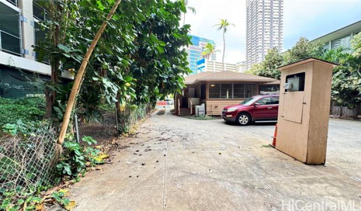419 Pau Street,Honolulu,Hawaii,96815,3 Bedrooms Bedrooms,1 BathroomBathrooms,Single family,Pau,18329605