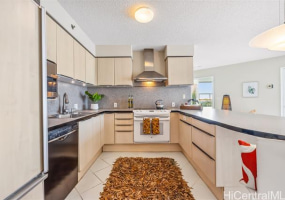 801 King Street,Honolulu,Hawaii,96813,2 ベッドルーム ベッドルーム,2 バスルームバスルーム,コンド / タウンハウス,King,27,18330231