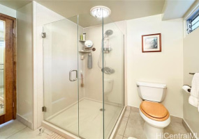 2161 Kalia Road,Honolulu,Hawaii,96815,1 Bedroom Bedrooms,1 BathroomBathrooms,Condo/Townhouse,Kalia,8,18331178