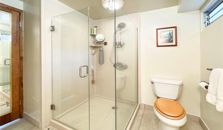 2161 Kalia Road,Honolulu,Hawaii,96815,1 Bedroom Bedrooms,1 BathroomBathrooms,Condo/Townhouse,Kalia,8,18331178
