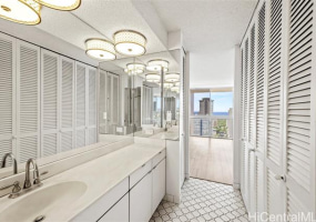500 大学 Avenue,Honolulu,Hawaii,96826,3 ベッドルーム ベッドルーム,2 バスルームバスルーム,コンド / タウンハウス,University,24,18333583