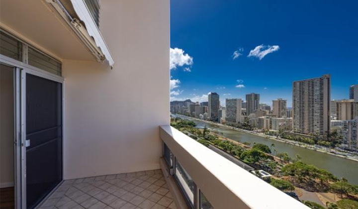 500 大学 Avenue,Honolulu,Hawaii,96826,3 ベッドルーム ベッドルーム,2 バスルームバスルーム,コンド / タウンハウス,University,24,18333583