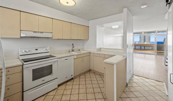 500 大学 Avenue,Honolulu,Hawaii,96826,3 ベッドルーム ベッドルーム,2 バスルームバスルーム,コンド / タウンハウス,University,24,18333583