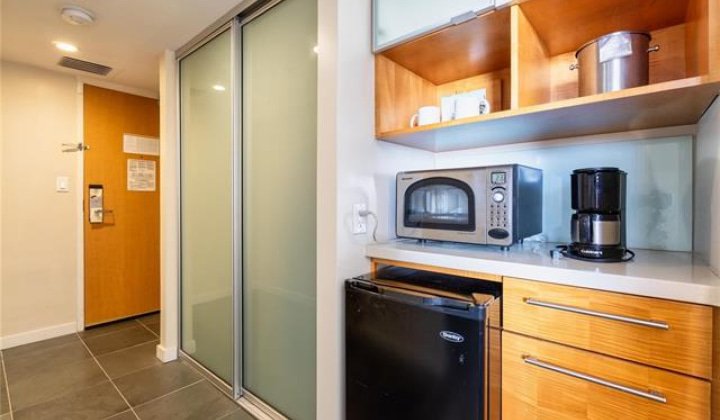 410 Atkinson Drive,Honolulu,Hawaii,96814,1 BathroomBathrooms,Condo/Townhouse,Atkinson,11,18333852