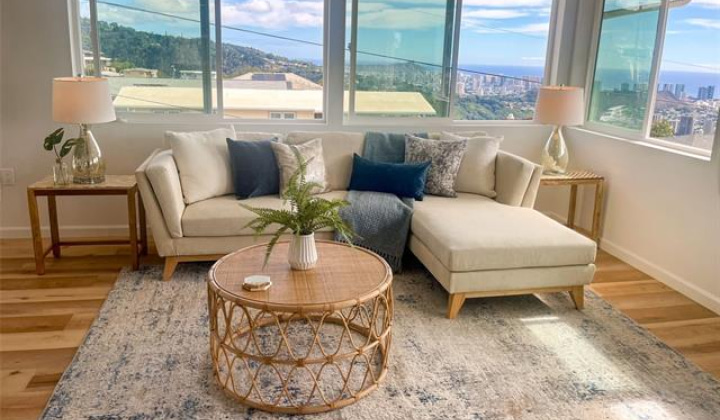 1861 Kualono Street,Honolulu,Hawaii,96817,5 Bedrooms Bedrooms,2 BathroomsBathrooms,Single family,Kualono,18334026