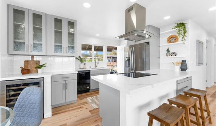 1861 Kualono Street,Honolulu,Hawaii,96817,5 Bedrooms Bedrooms,2 BathroomsBathrooms,Single family,Kualono,18334026
