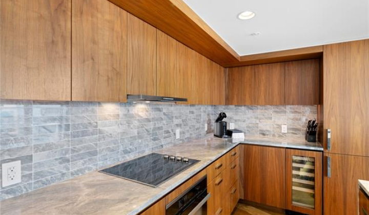 2139 Kuhio Avenue,Honolulu,Hawaii,96815,2 Bedrooms Bedrooms,2 BathroomsBathrooms,Condo/Townhouse,Kuhio,26,18334126
