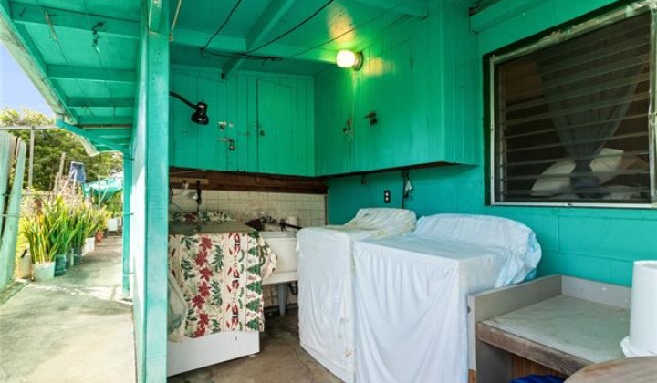 1653 Gulick Avenue,Honolulu,Hawaii,96819,10 Bedrooms Bedrooms,4 BathroomsBathrooms,Single family,Gulick,19497706