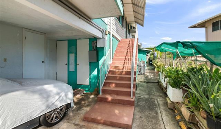 1653 Gulick Avenue,Honolulu,Hawaii,96819,10 Bedrooms Bedrooms,4 BathroomsBathrooms,Single family,Gulick,19497706