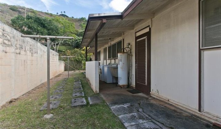 5233 Kilauea Avenue,Honolulu,Hawaii,96816,4 Bedrooms Bedrooms,2 BathroomsBathrooms,Single family,Kilauea,18334715
