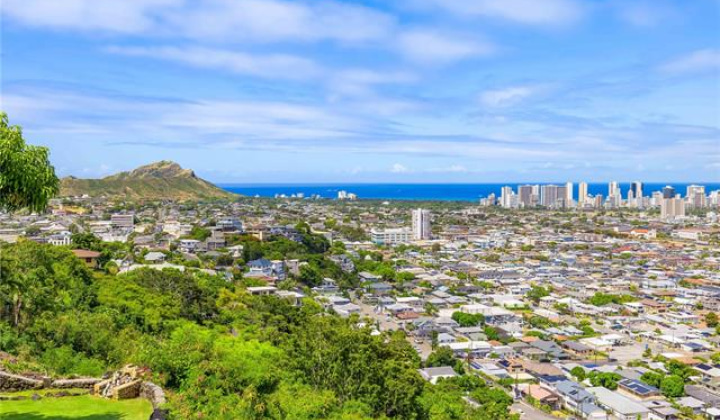 1602 Mikahala Way,Honolulu,Hawaii,96816,6 Bedrooms Bedrooms,6 BathroomsBathrooms,Single family,Mikahala,19497821