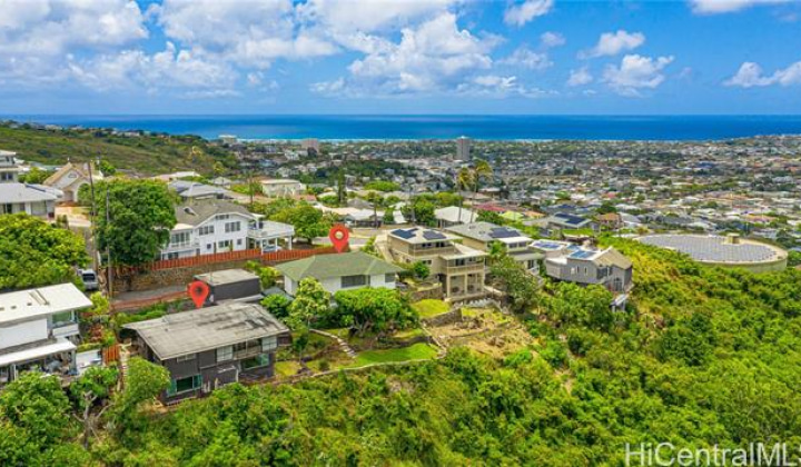 1602 Mikahala Way,Honolulu,Hawaii,96816,6 Bedrooms Bedrooms,6 BathroomsBathrooms,Single family,Mikahala,19497821