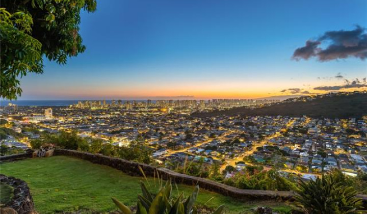 1602 Mikahala Way,Honolulu,Hawaii,96816,6 Bedrooms Bedrooms,6 BathroomsBathrooms,Single family,Mikahala,19497821