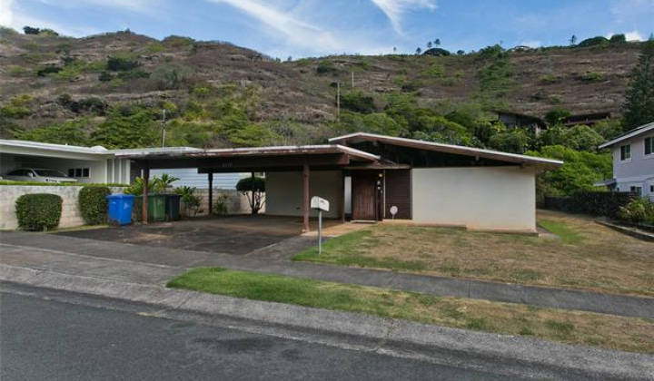 5233 Kilauea Avenue,Honolulu,Hawaii,96816,4 Bedrooms Bedrooms,2 BathroomsBathrooms,Single family,Kilauea,18334715