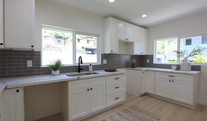 2485 Booth Road,Honolulu,Hawaii,96813,6 ベッドルーム ベッドルーム,3 バスルームバスルーム,一戸建て,Booth,18335904