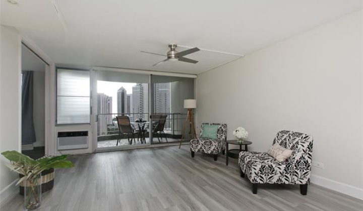 1717 Ala Wai Boulevard,Honolulu,Hawaii,96815,2 Bedrooms Bedrooms,2 BathroomsBathrooms,Condo/Townhouse,Ala Wai,22,19499032