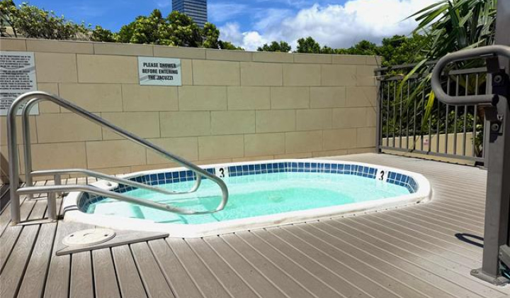 1717 Ala Wai Boulevard,Honolulu,Hawaii,96815,2 Bedrooms Bedrooms,2 BathroomsBathrooms,Condo/Townhouse,Ala Wai,22,19499032