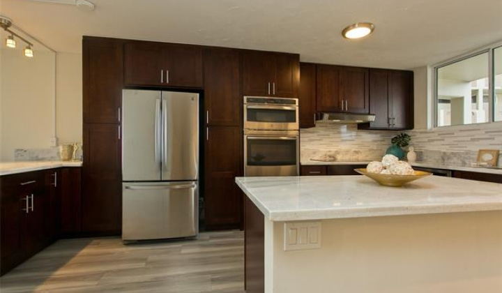 1717 Ala Wai Boulevard,Honolulu,Hawaii,96815,2 Bedrooms Bedrooms,2 BathroomsBathrooms,Condo/Townhouse,Ala Wai,22,19499032