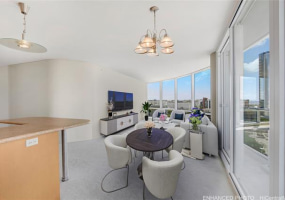 1296 Kapiolani Boulevard,Honolulu,Hawaii,96814,3 Bedrooms Bedrooms,2 BathroomsBathrooms,Condo/Townhouse,Kapiolani,12,18335962