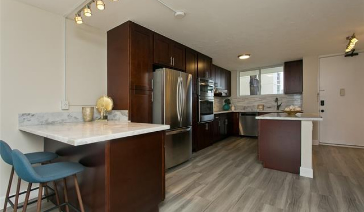 1717 Ala Wai Boulevard,Honolulu,Hawaii,96815,2 Bedrooms Bedrooms,2 BathroomsBathrooms,Condo/Townhouse,Ala Wai,22,19499032