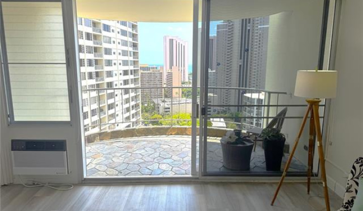 1717 Ala Wai Boulevard,Honolulu,Hawaii,96815,2 Bedrooms Bedrooms,2 BathroomsBathrooms,Condo/Townhouse,Ala Wai,22,19499032