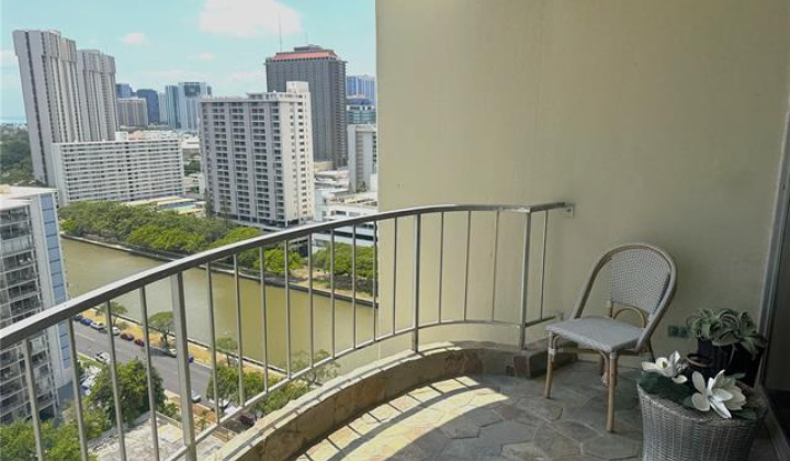 1717 Ala Wai Boulevard,Honolulu,Hawaii,96815,2 Bedrooms Bedrooms,2 BathroomsBathrooms,Condo/Townhouse,Ala Wai,22,19499032