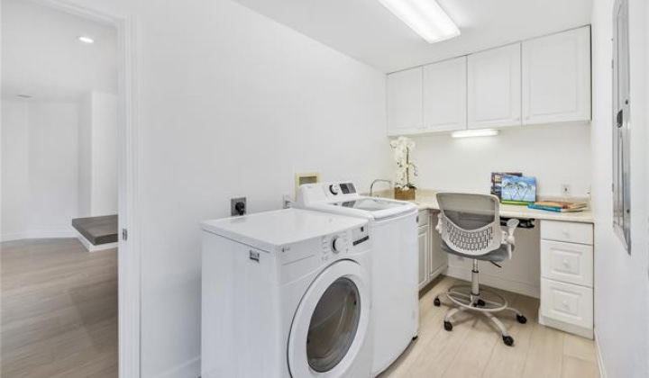 844 Ikena Circle,Honolulu,Hawaii,96821,4 ベッドルーム ベッドルーム,3 バスルームバスルーム,一戸建て,Ikena,18336059