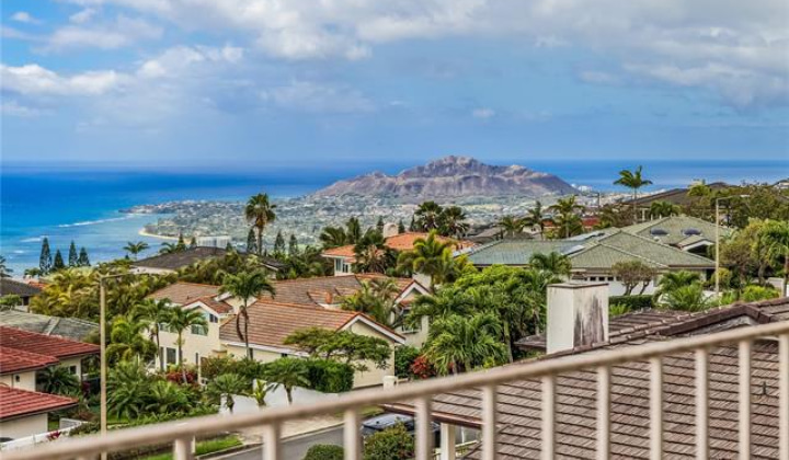 844 Ikena Circle,Honolulu,Hawaii,96821,4 ベッドルーム ベッドルーム,3 バスルームバスルーム,一戸建て,Ikena,18336059