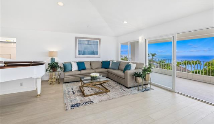 844 Ikena Circle,Honolulu,Hawaii,96821,4 ベッドルーム ベッドルーム,3 バスルームバスルーム,一戸建て,Ikena,18336059