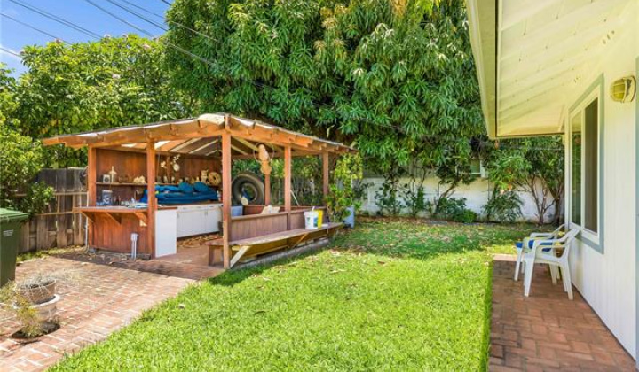 653 Ulumaika Street,Honolulu,Hawaii,96816,5 ベッドルーム ベッドルーム,4 バスルームバスルーム,一戸建て,Ulumaika,19499177