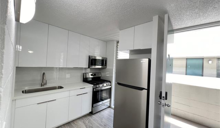 747 Kinau Street,Honolulu,Hawaii,96813,2 Bedrooms Bedrooms,1 BathroomBathrooms,Condo/Townhouse,Kinau,2,18336649