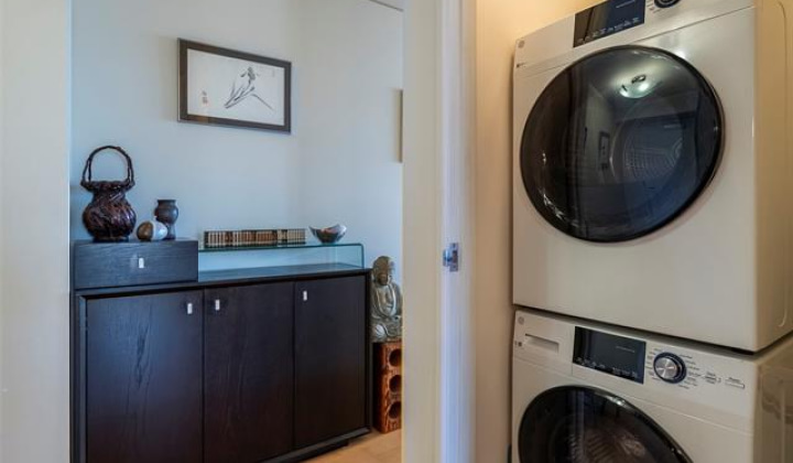 1296 Kapiolani Boulevard,Honolulu,Hawaii,96814,3 Bedrooms Bedrooms,2 BathroomsBathrooms,Condo/Townhouse,Kapiolani,24,18338024
