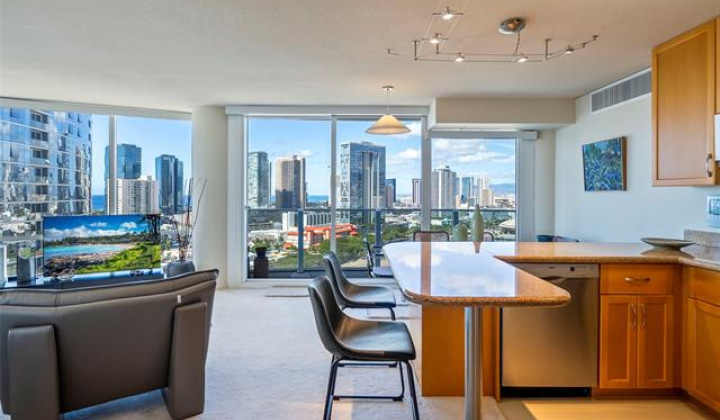 1296 Kapiolani Boulevard,Honolulu,Hawaii,96814,3 Bedrooms Bedrooms,2 BathroomsBathrooms,Condo/Townhouse,Kapiolani,24,18338024
