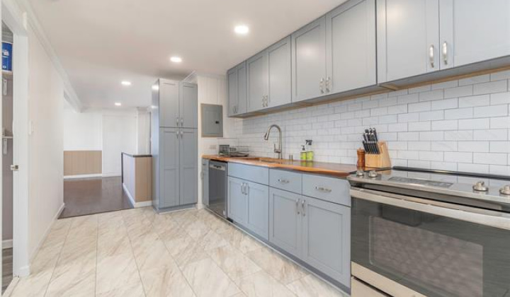 805 Alewa Drive,Honolulu,Hawaii,96817,5 Bedrooms Bedrooms,2 BathroomsBathrooms,Single family,Alewa,18338191