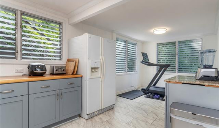 805 Alewa Drive,Honolulu,Hawaii,96817,5 Bedrooms Bedrooms,2 BathroomsBathrooms,Single family,Alewa,18338191