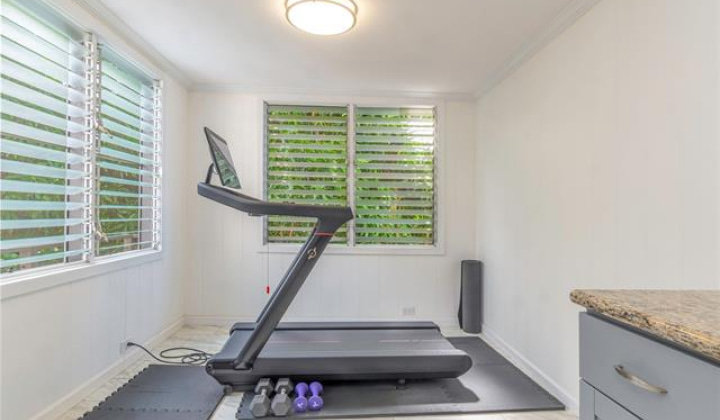 805 Alewa Drive,Honolulu,Hawaii,96817,5 Bedrooms Bedrooms,2 BathroomsBathrooms,Single family,Alewa,18338191