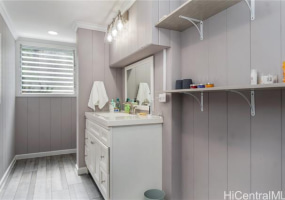 805 Alewa Drive,Honolulu,Hawaii,96817,5 Bedrooms Bedrooms,2 BathroomsBathrooms,Single family,Alewa,18338191