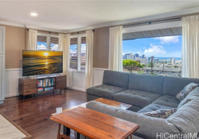 805 Alewa Drive,Honolulu,Hawaii,96817,5 Bedrooms Bedrooms,2 BathroomsBathrooms,Single family,Alewa,18338191