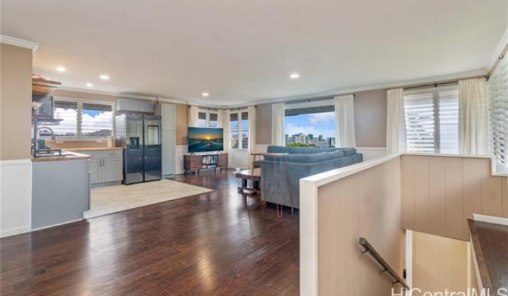 805 Alewa Drive,Honolulu,Hawaii,96817,5 Bedrooms Bedrooms,2 BathroomsBathrooms,Single family,Alewa,18338191